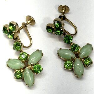 Vintage green glass dangle drop screw back earrings